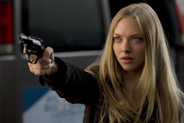 amanda seyfried 12 horas pelicula