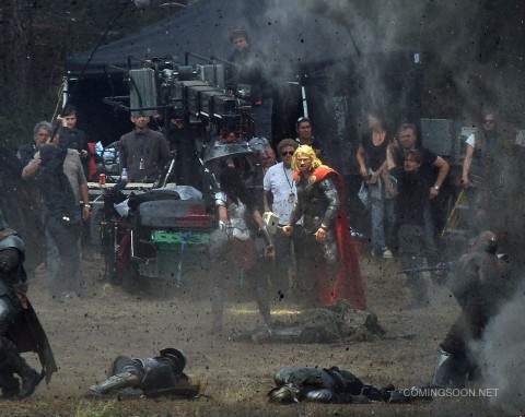 thor dark world hemsworth set blonde