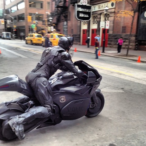 robocop 2014 motocicleta