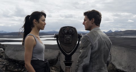 olga kurylenko tom cruise oblivion tiempo olvido