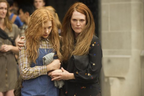chloe grace moretz julianne moore carrie