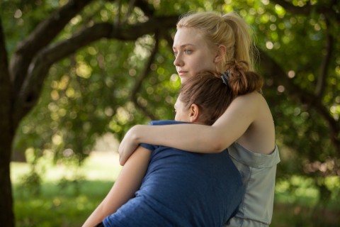 dakota fanning elizabeth olsen very good girls