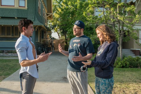 zac efron seth rogen rose byrne buenos vecinos