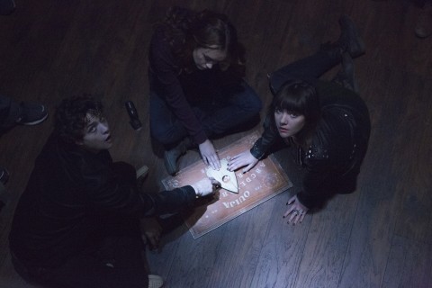 pelicula ouija olivia cook ana coto douglas smith
