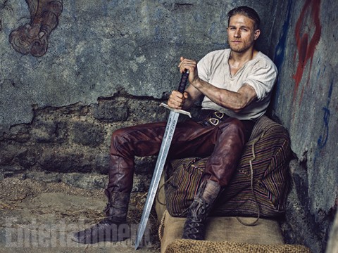 charlie hunnam king arthur