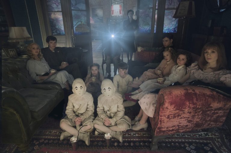 Miss Peregrine y los Niños Peculiares pelicula imagen
