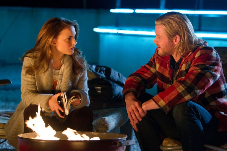 natalie portman chris hemsworth thor