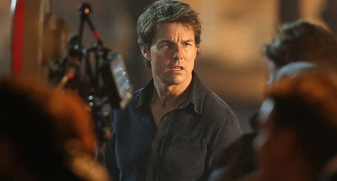 universal-unleashed-the-first-on-set-photos-of-tom-cruise-in-the-mummy-reboot-923186