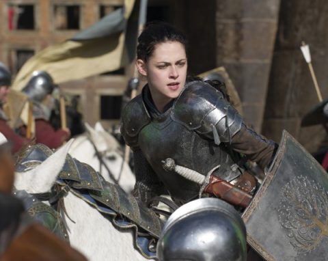 snow-white-huntsman-movie-image-kristen-stewart-1-600x478
