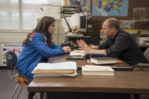 the-edge-of-seventeen-woody-harrelson-hailee-steinfeld-600x401