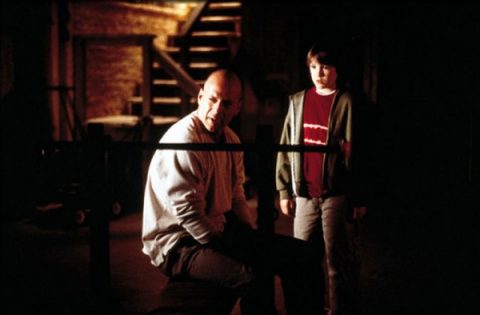 unbreakable-bruce-willis-spencer-treat-clark-600x394